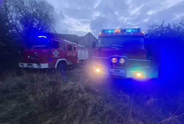 Pożar pustostanu w Miedzianej. Sześć zastępów straży w akcji