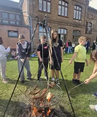 Dzień Patrona w Pieńsku: marsz pamięci, warsztaty i ognisko zamiast akademii