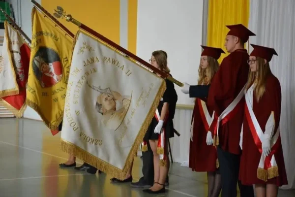 Brązowy medal dla dziewcząt z SP Sulików w finale wojewódzkim unihokeja