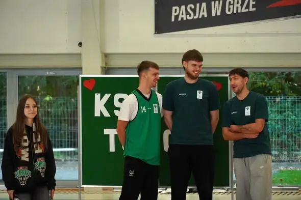 Koszykarze PGE GiEK Turów Zgorzelec odwiedzili uczniów SP2 w Pieńsku