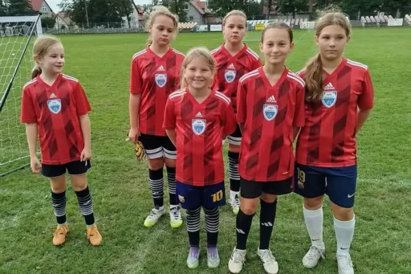 Debiut UKS Girls Zgorzelec w turnieju Żak – 13 bramek i mnóstwo radości