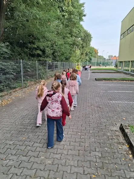 Próbna ewakuacja w szkole – sprawdzian procedur bezpieczeństwa