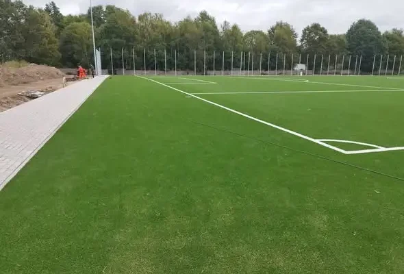 Stadion w Pieńsku przechodzi metamorfozę. Zobacz, co się zmienia