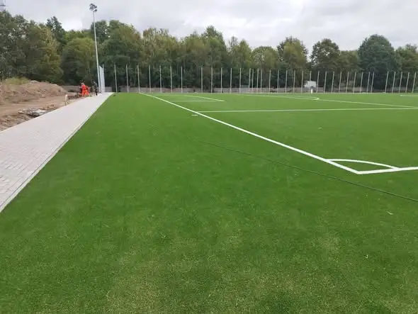 Stadion w Pieńsku przechodzi metamorfozę. Zobacz, co się zmienia
