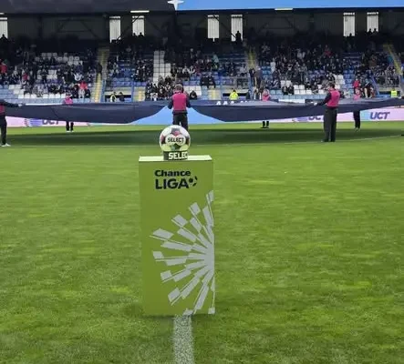 Młodzi piłkarze z Bogatyni i Porajowa na meczu w Libercu