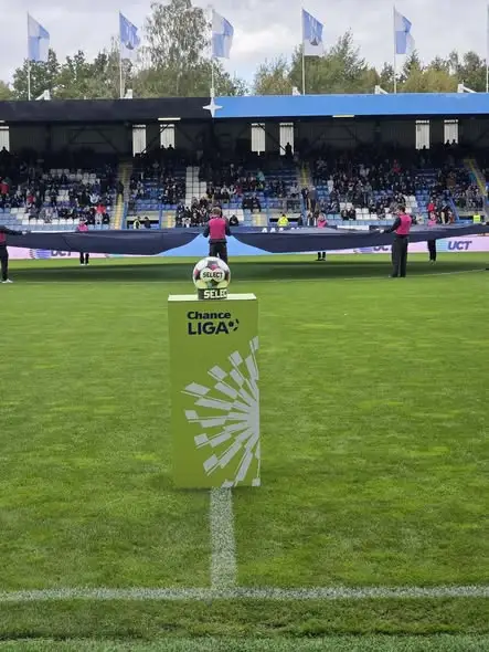 Młodzi piłkarze z Bogatyni i Porajowa na meczu w Libercu