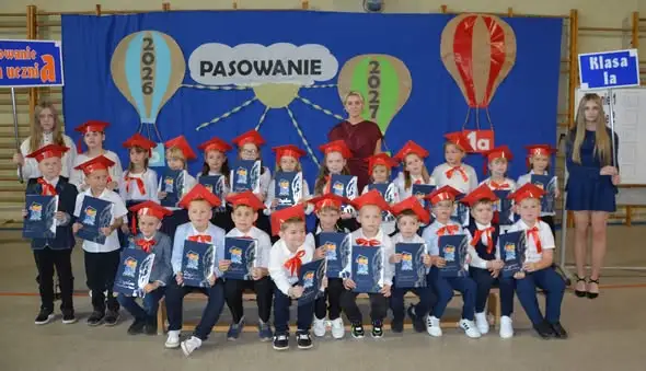 Pasowanie na ucznia w Szkole Podstawowej nr 3 w Bogatyni – 73 pierwszoklasistów oficjalnie w szkolnej rodzinie