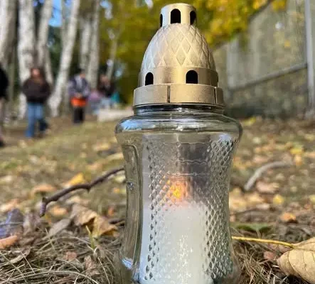 Uczniowie z Bogatyni odwiedzili zapomniane groby. Lekcja wrażliwości
