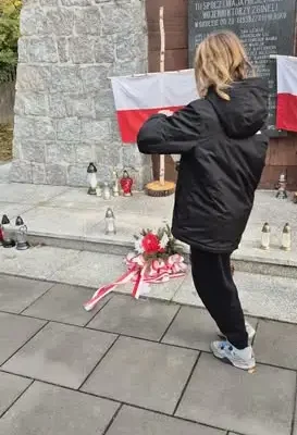 Uczniowie klasy 7a oddali hołd polskim jeńcom wojennym