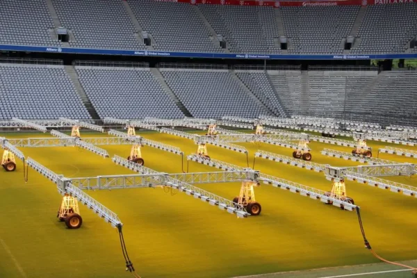 Stadion w Pieńsku przechodzi metamorfozę – II etap modernizacji na finiszu