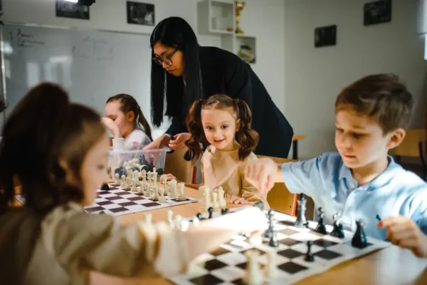 Rummikub w szkole: 160 uczniów i 70 partii w ogólnopolskim biciu rekordu